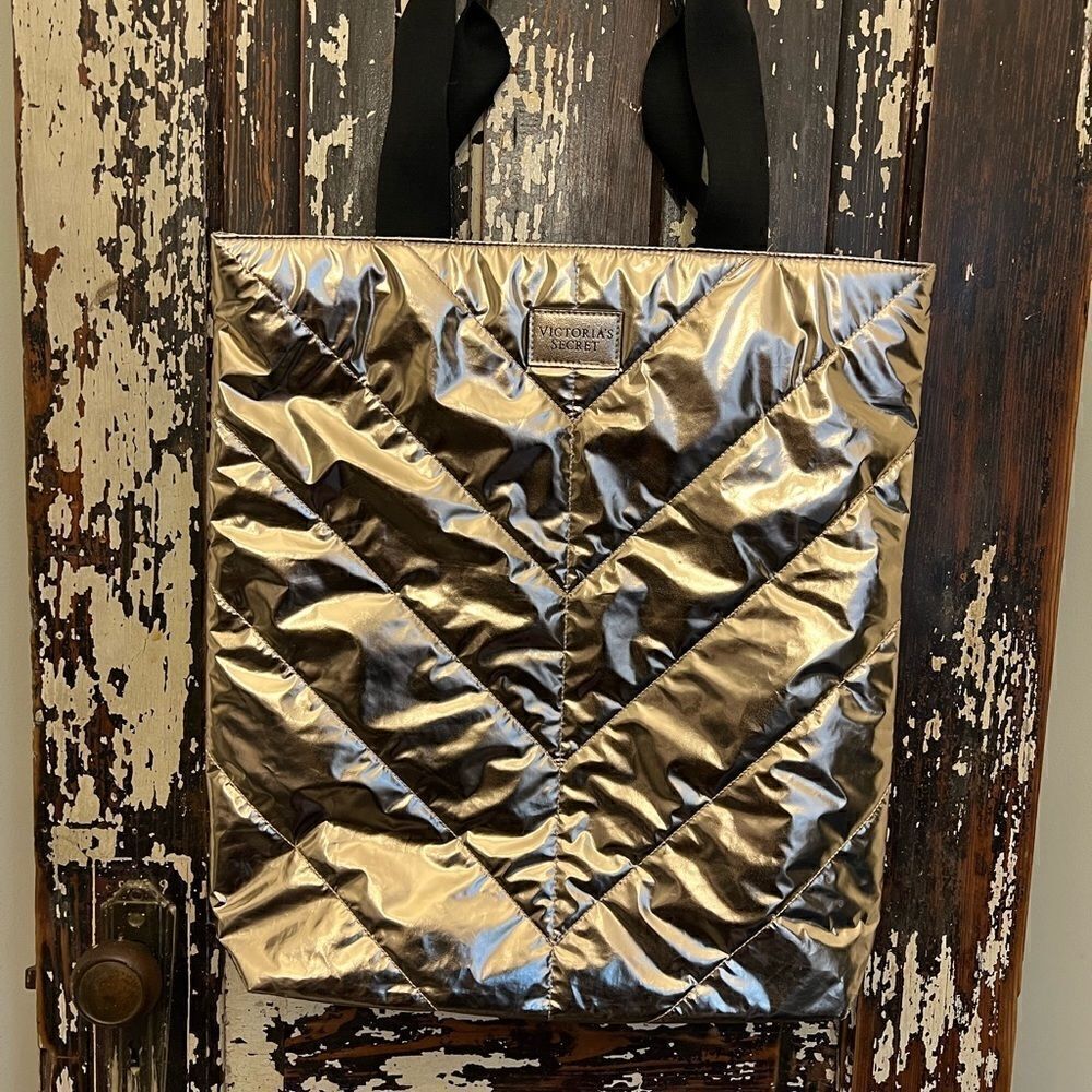 NWOT Victoria’s Secret Rose Gold quilted puffer tote.
